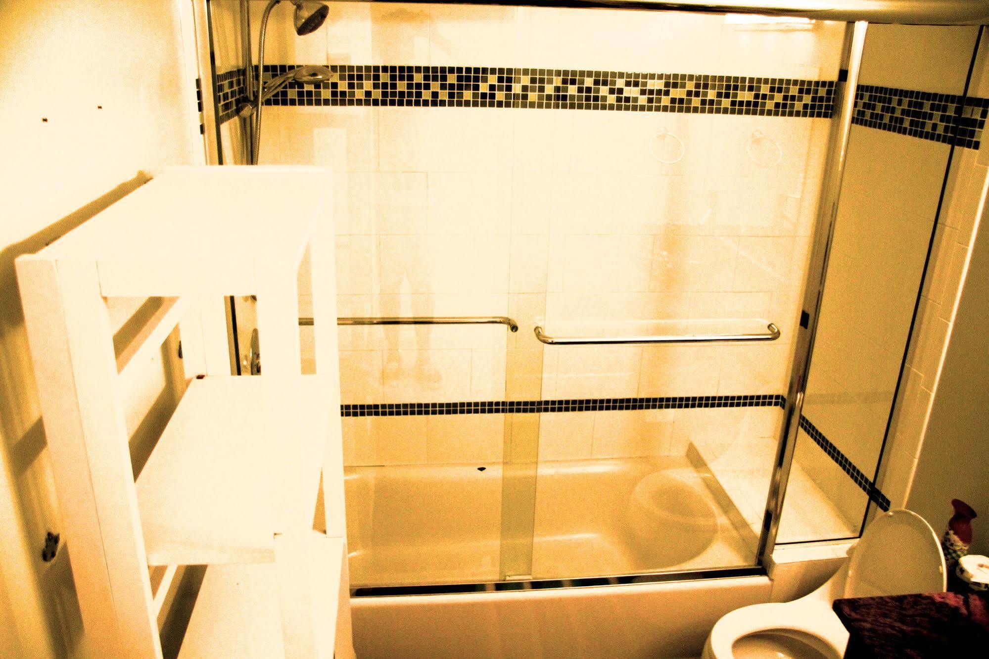 Duo Housing (Adults Only) Pansiyon Washington Dış mekan fotoğraf